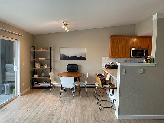 4th image of 10132 NE 64th St APT 13
