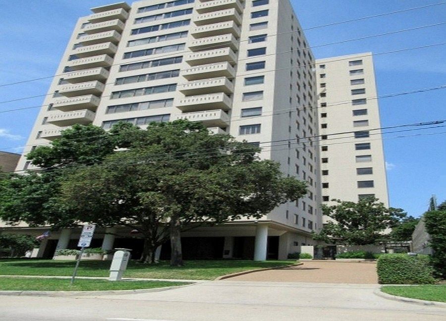 2nd image of 1400 Hermann Dr Unit 4A