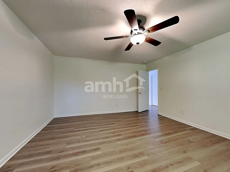 37 Valleyfield Dr — Photo 9