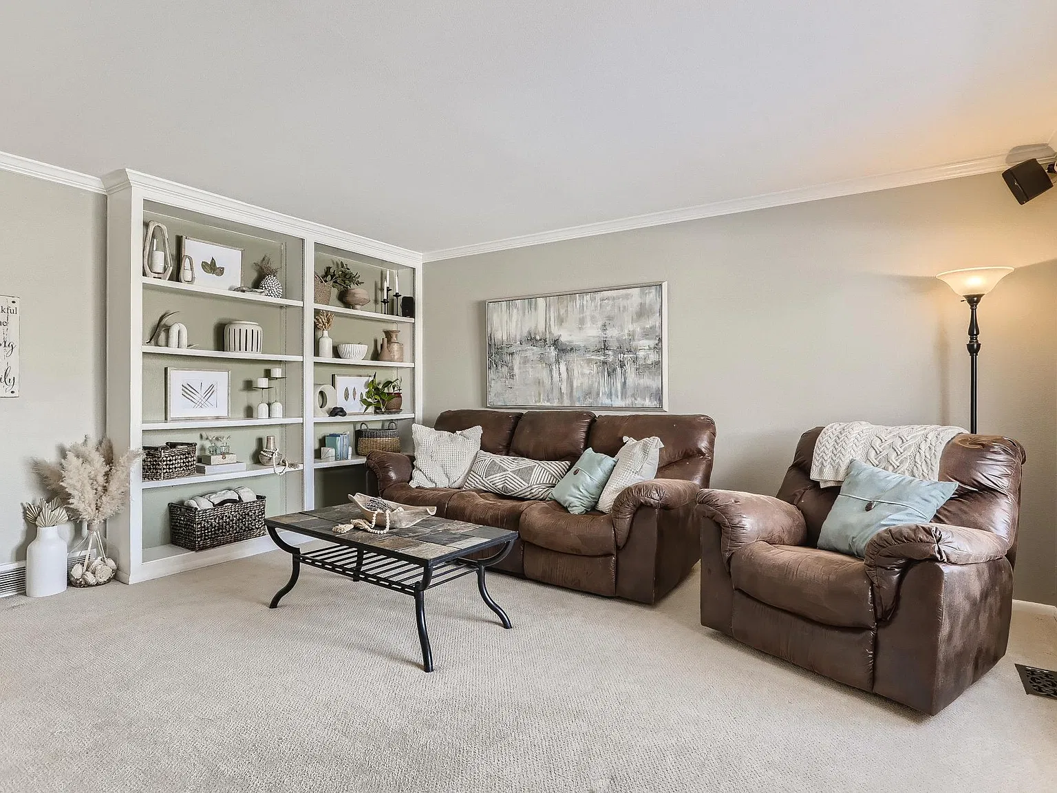 2 bed, 1140 sqft, $2,600 — Photo 2