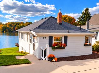 1010 Brighton Lake Rd, Brighton, MI 48116