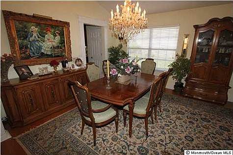 4th image of 62 Rosewood Dr