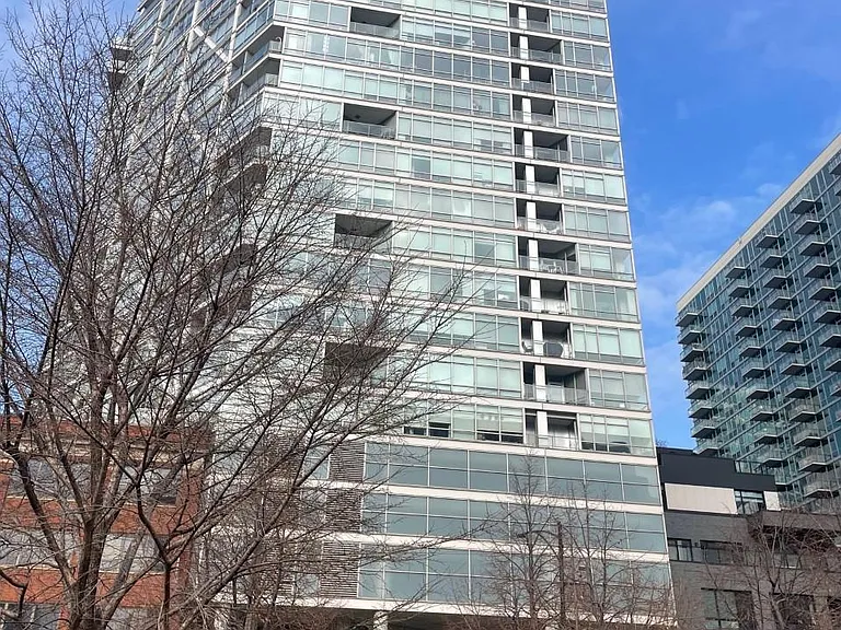 510 W Erie St #1304 — Photo 33