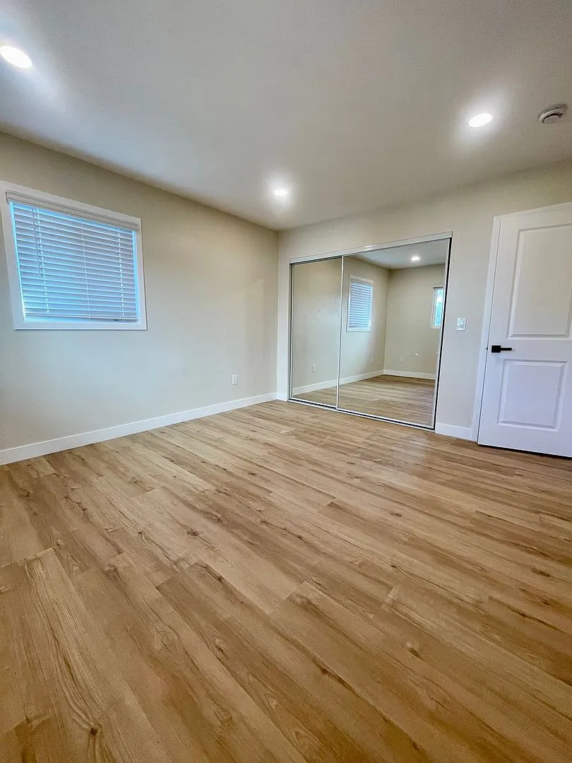 Newly renovated 3bd — Photo 2