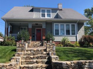 1122 Narragansett Blvd, Cranston, RI 02905