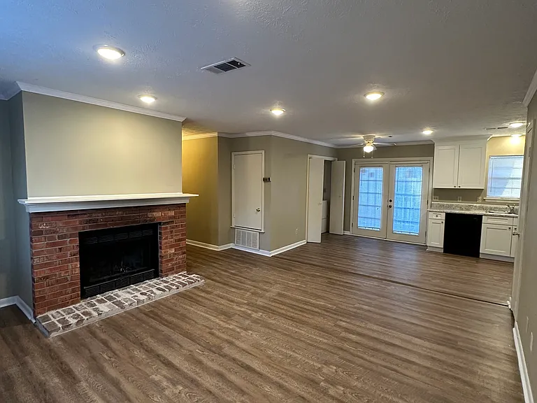 1120 E Lee Blvd #Q167 — Photo 5