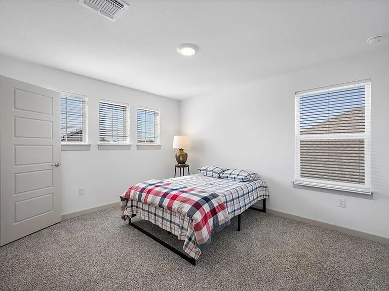 420 Deerpath St — Photo 14