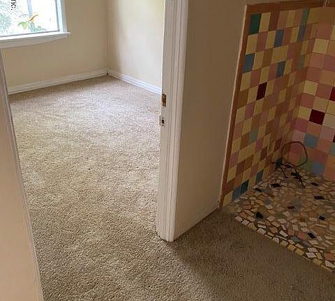 4th image of 628 Saint Clair St #630