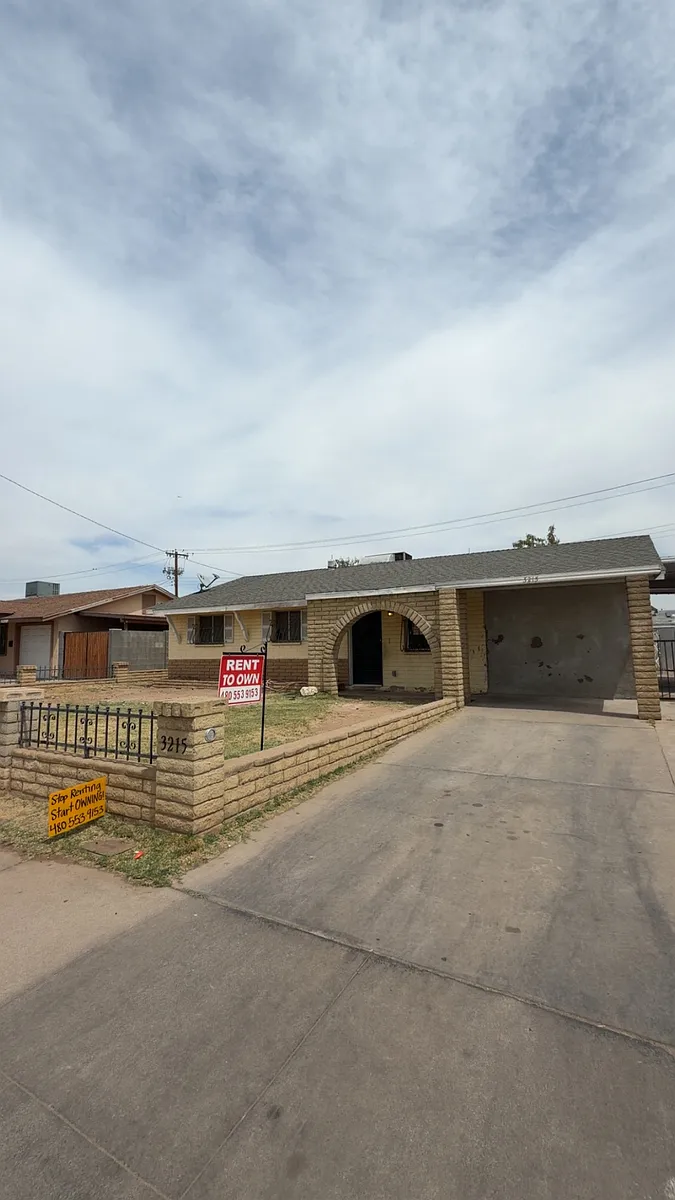 Building Photo - 3215 N 65th Ave