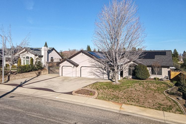 1st image of 225 Ironwood Ln