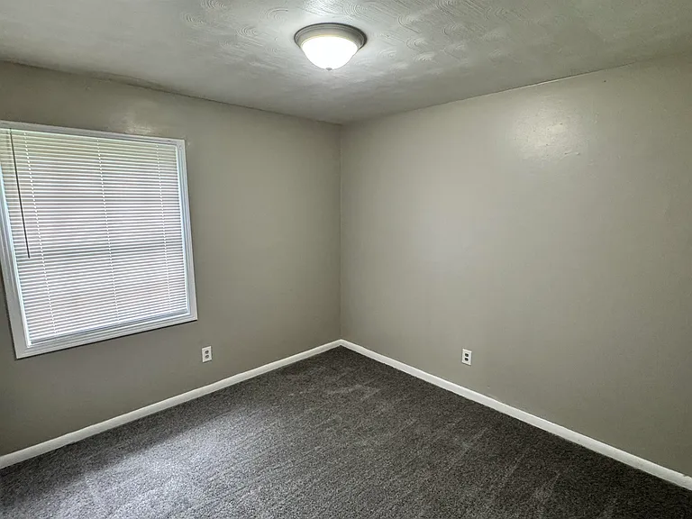 4748 Scottsdale Ave — Photo 10