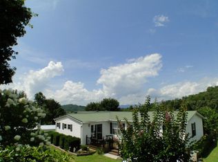 286 Heathers Cove Rd, Franklin, NC 28734