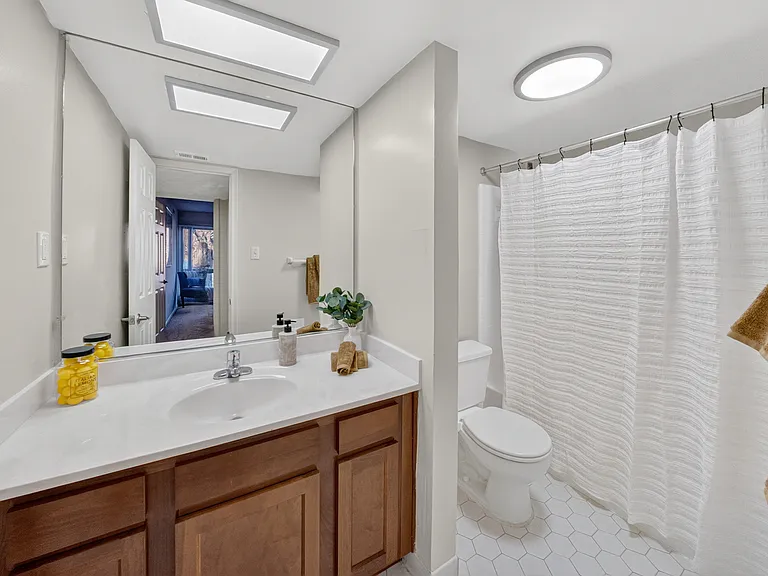 Brinkley House Apartments — Photo 20
