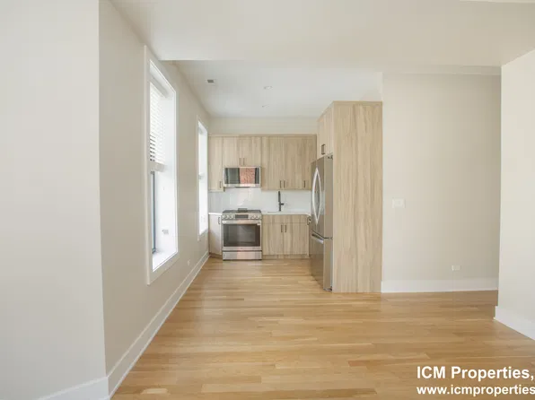 2248 N Southport Ave, Chicago, IL