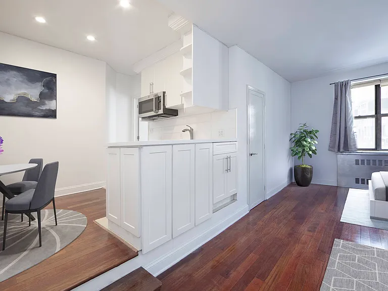 233 E 32nd St #6F — Photo 2