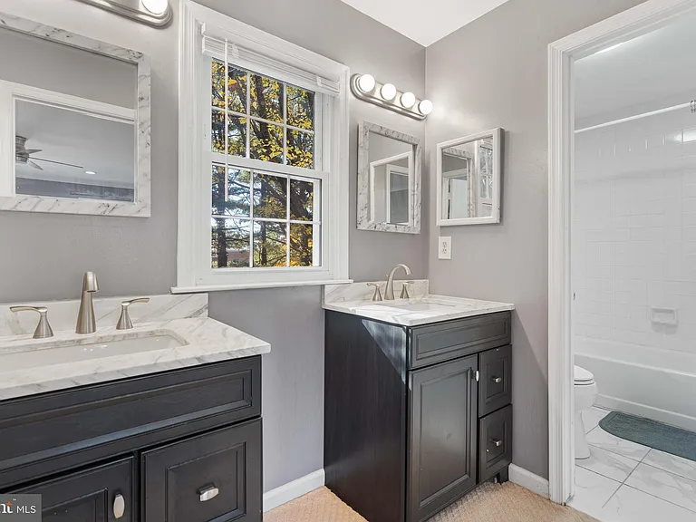 2621 John Milton Dr — Photo 23