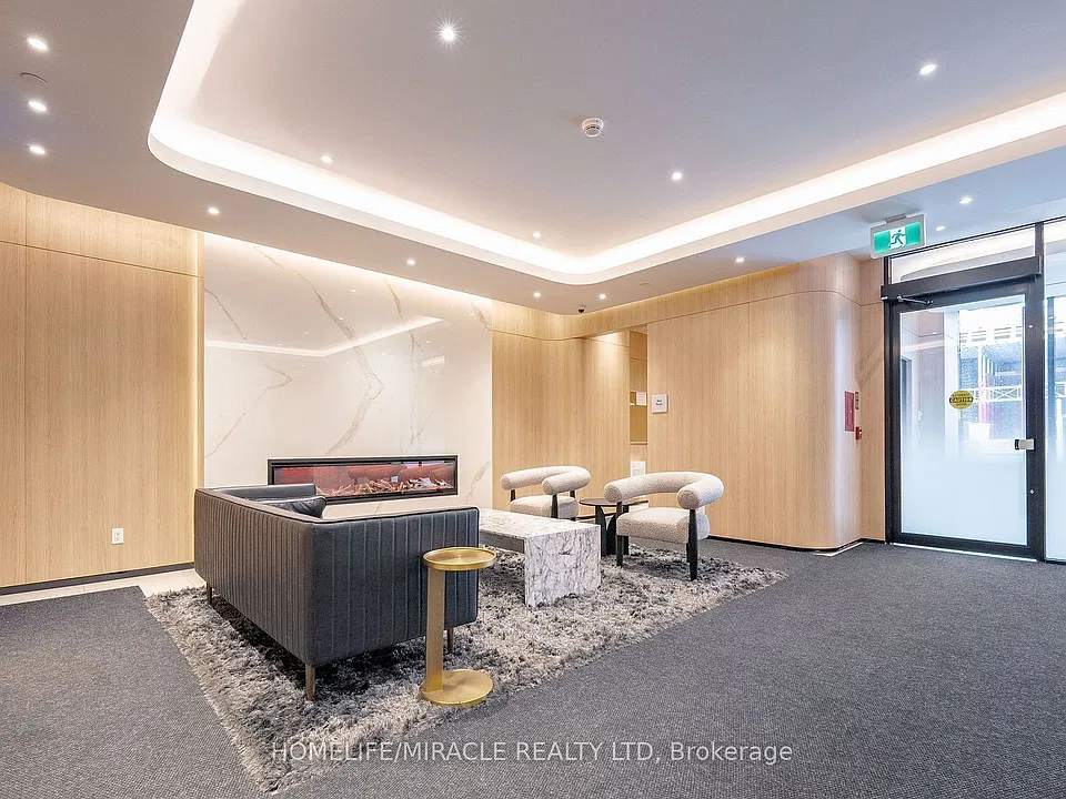185 Alberta Ave #703