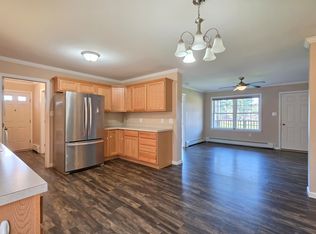 4 Rock Point Rd, Burlington, VT 05408