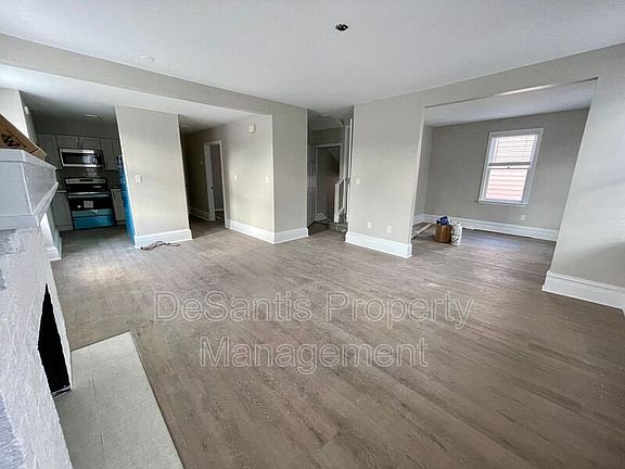 5th image of 634 Beaver St
