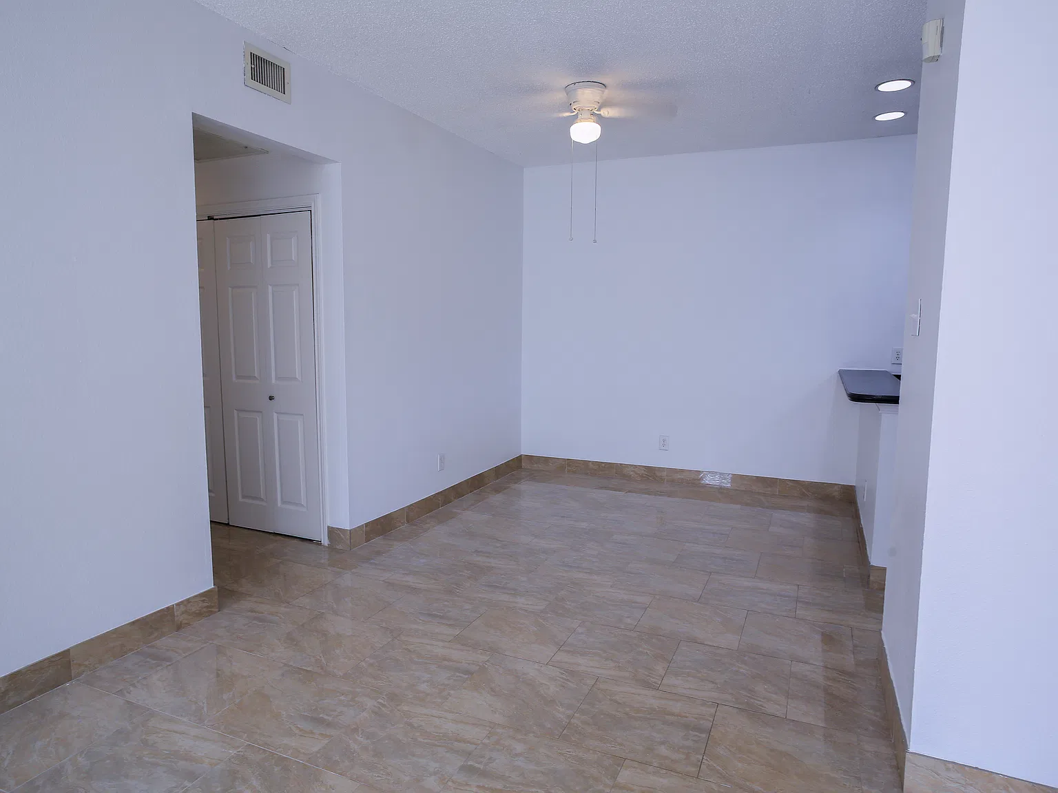 2 bed, 1124 sqft, $1,750 — Photo 4