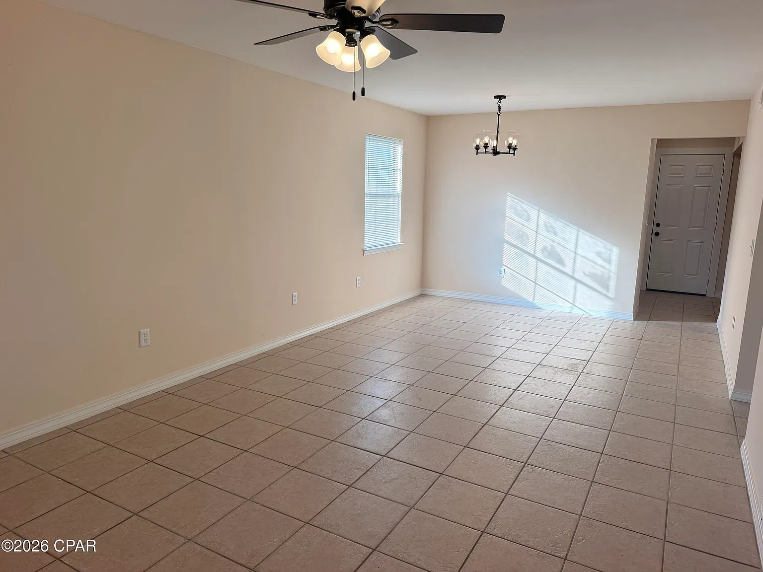2 bed, 1.5 bath, 900 sqft, $1,300 — Photo 2