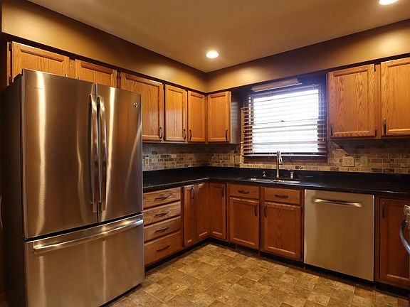 4th image of 309 Arbor Vitae Dr