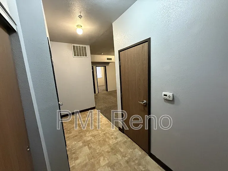 Big Horn Apartments — Photo 7