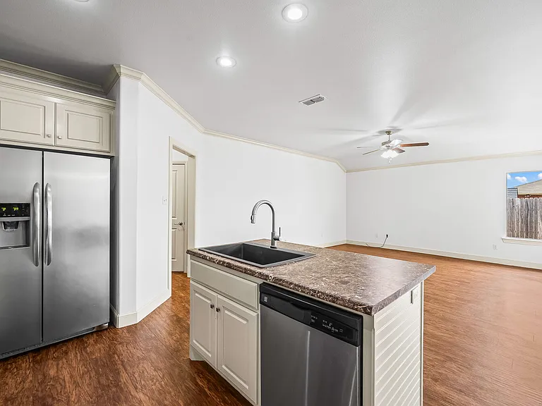9806 Avenue V #B — Photo 9