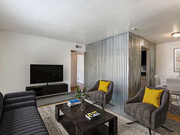 2nd image of 814 Bernard St #4353983