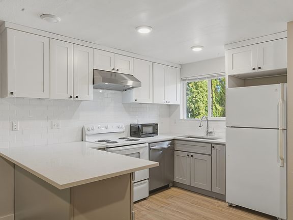2nd image of 18115 97th Ave NE APT 3