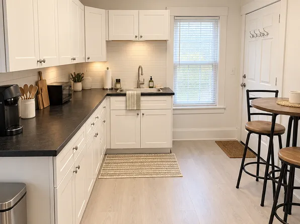 Black Bear Housing, 102-106 N Main Ave #102, Orono, ME 04473