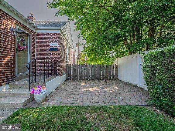4th image of 1109 Old Ln