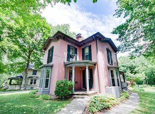 1831 Seminary St, Alton, IL 62002