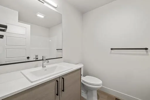 4631 King Ave W — Photo 9