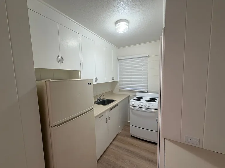2032 Kapiolani Blvd — Photo 6