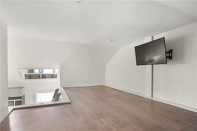 325 S Lopez St #D — Photo 12