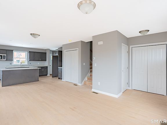 5th image of 23 Hall Ave