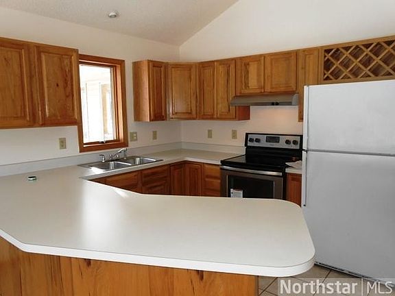 2nd image of 550 Quixote Ave N