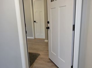 212 E 1st St #3, East Syracuse, NY 13057