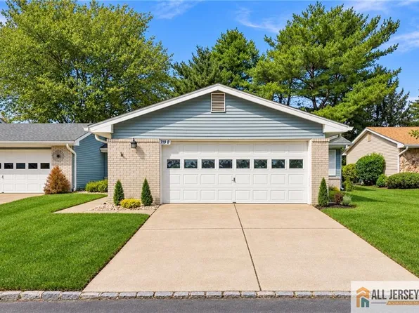 719 Delair Rd, Monroe Township, NJ 08831