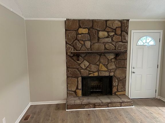3rd image of 2431 Drexel Dr