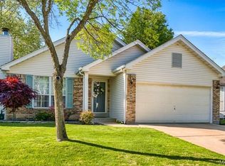 2558 Barrett Place Dr, Ballwin, MO 63021