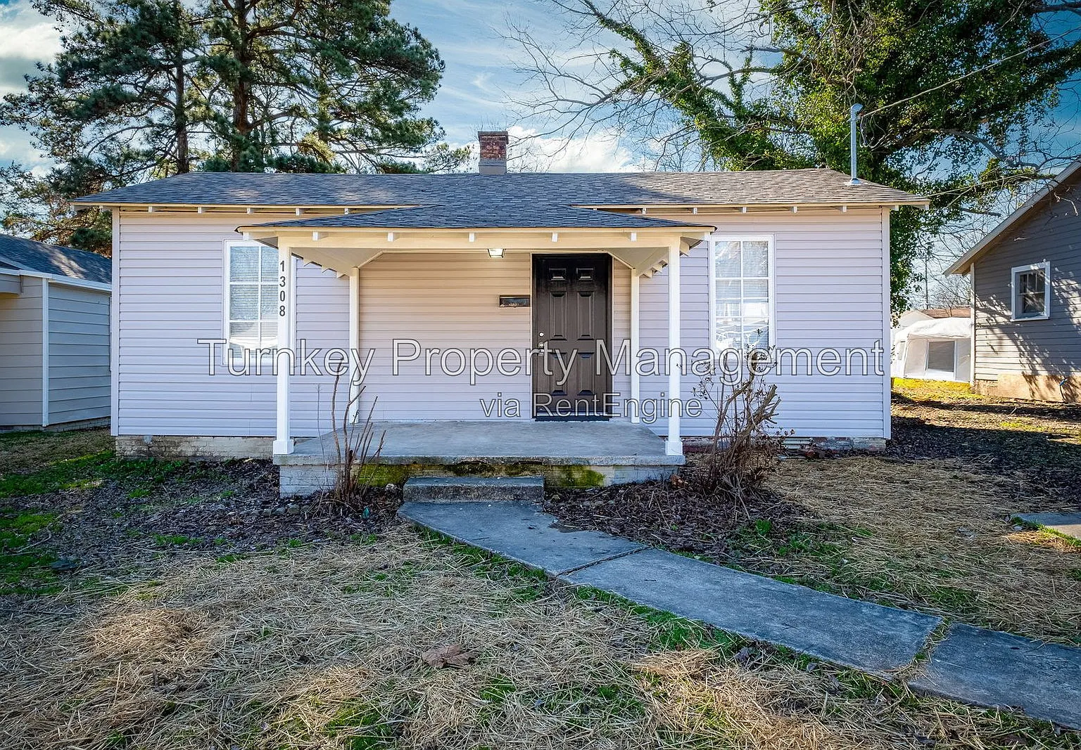 2 bed, 1.0 bath, 944 sqft, $945 — Photo 1