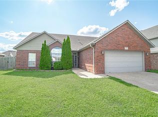 2403 SW Nutmeg St, Bentonville, AR 72712