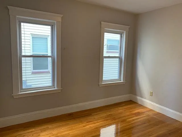 19 Roseclair St — Photo 3