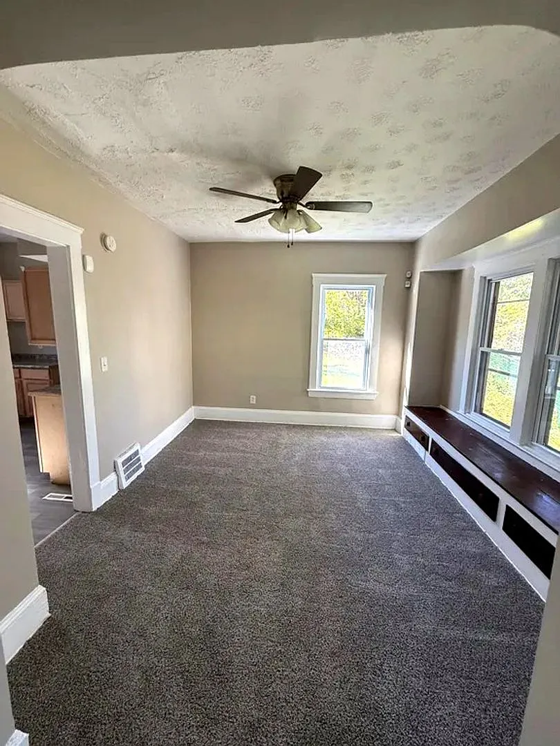 Charming Renovated Single-Family Home with Spacious Layout — Photo 4