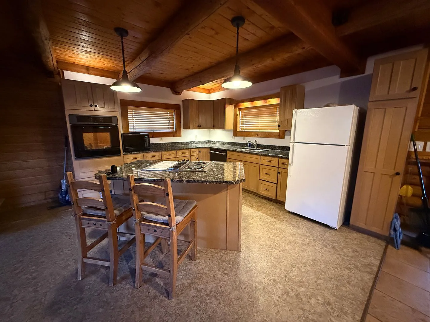 Cozy Cabin With Lots Of Space! — Photo 3