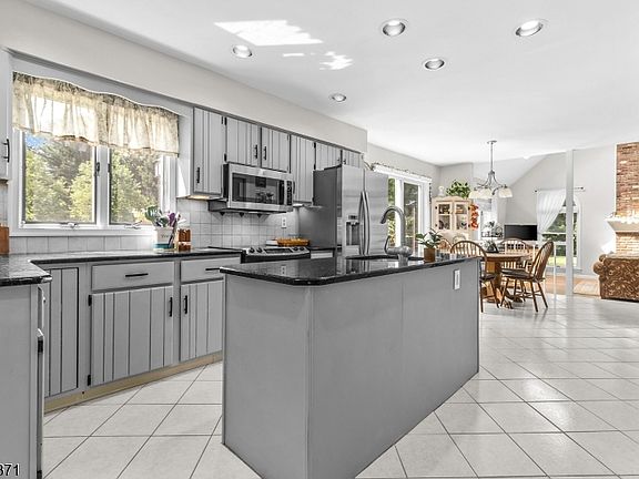 4th image of 20 Stonebridge Rd