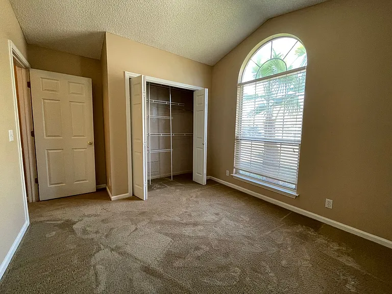 604 Wild Grape Dr — Photo 6