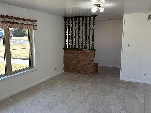 4th image of 303 Tansy St